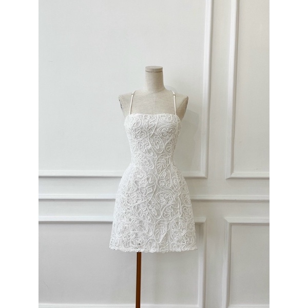 Đầm hai dây ren nổi đan dây lưng phía sau sexy hàng thiết kế cao cấp