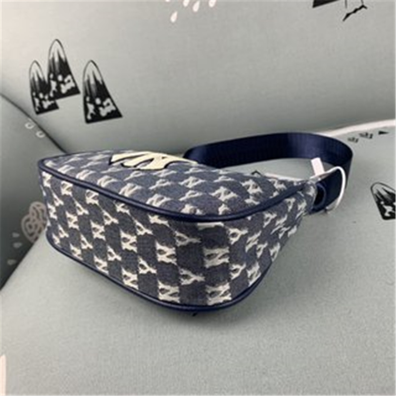 Goods In Stock MLB Retro Printing Fashion All-match Canvas Shoulder Bag Underarm Bag Casual Bag Female Handbag