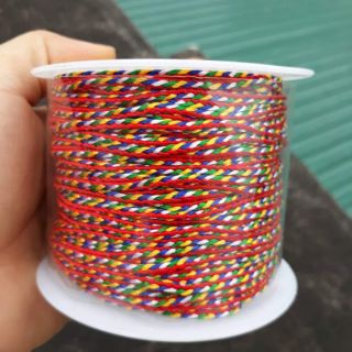 1 cuộn chỉ ngũ sắc to dùng làm vòng đeo tay
