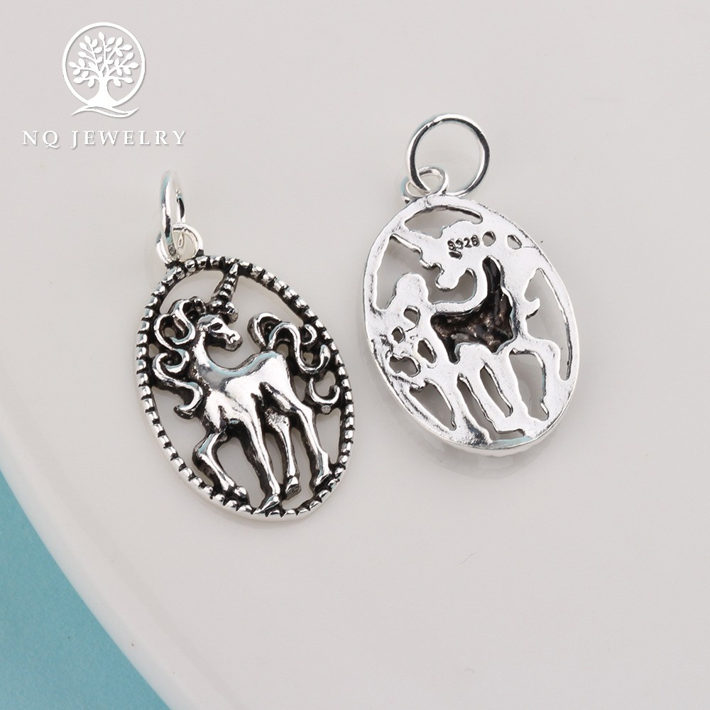 Charm bạc tròn hình ngựa có sừng - NQ Jewelry