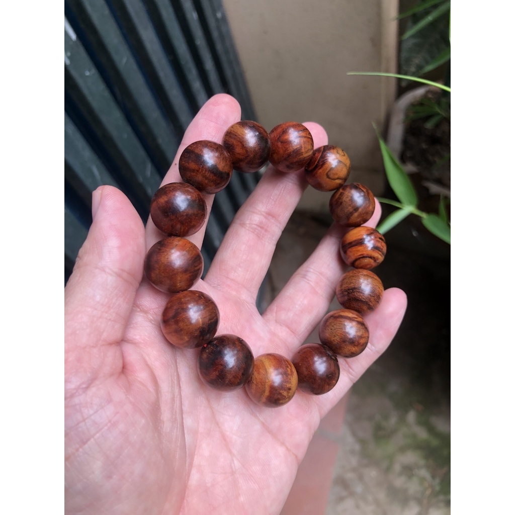Vòng tay gỗ sưa đỏ bắc bộ hàng vân đẹp đủ size từ 10 đến 20 li