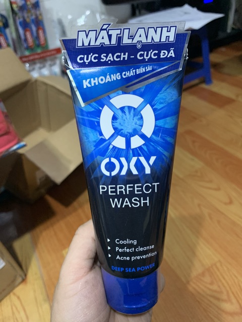 ( Mẫu Mới ) sữa rửa mặt Oxy sẵn 4 mầu như hình | BigBuy360 - bigbuy360.vn