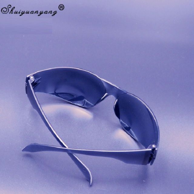 Kính râm UV bao vệ mắt,,,