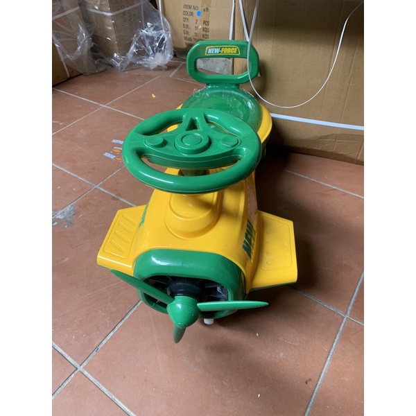 Xe lắc cho bé mẫu mới Máy Bay NEW FORCE, Xe lắc chòi chân máy bay lắc có nhạc và đèn cho bé từ 1-6 tuổi