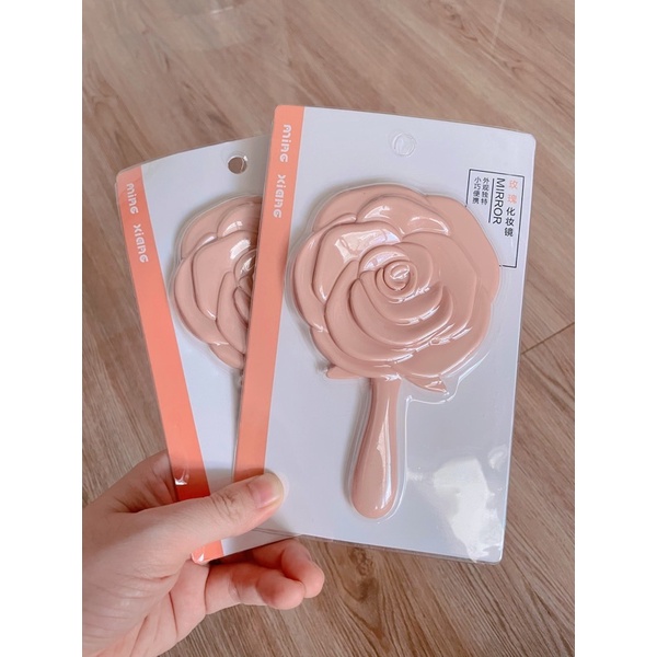 Gương soi hoa hồng cầm tay dễ thương cho mẹ và bé