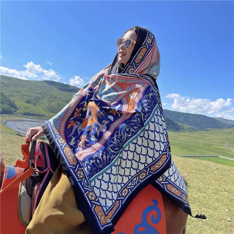 Khăn To Đi Biển Chống Nắng Hoạ Tiết Retro Hiện Đại Pha Cổ Điển