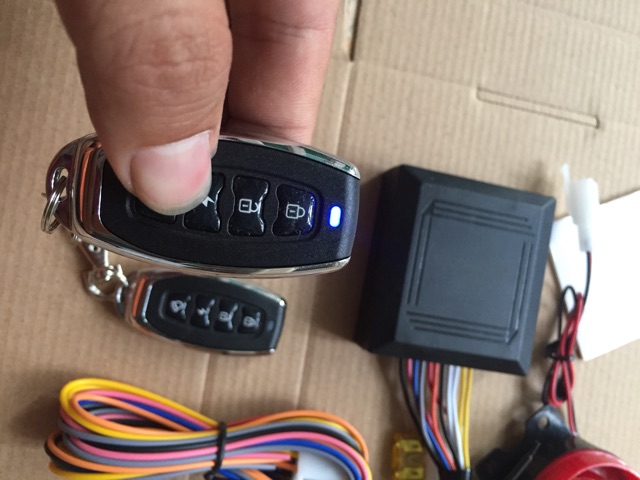 Bộ Chống trộm xe máy có 2 remote Audi cho xe HONDA, YAMAHA (2018)