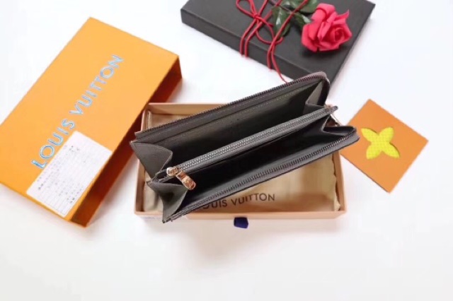 Ví monogram l v dài