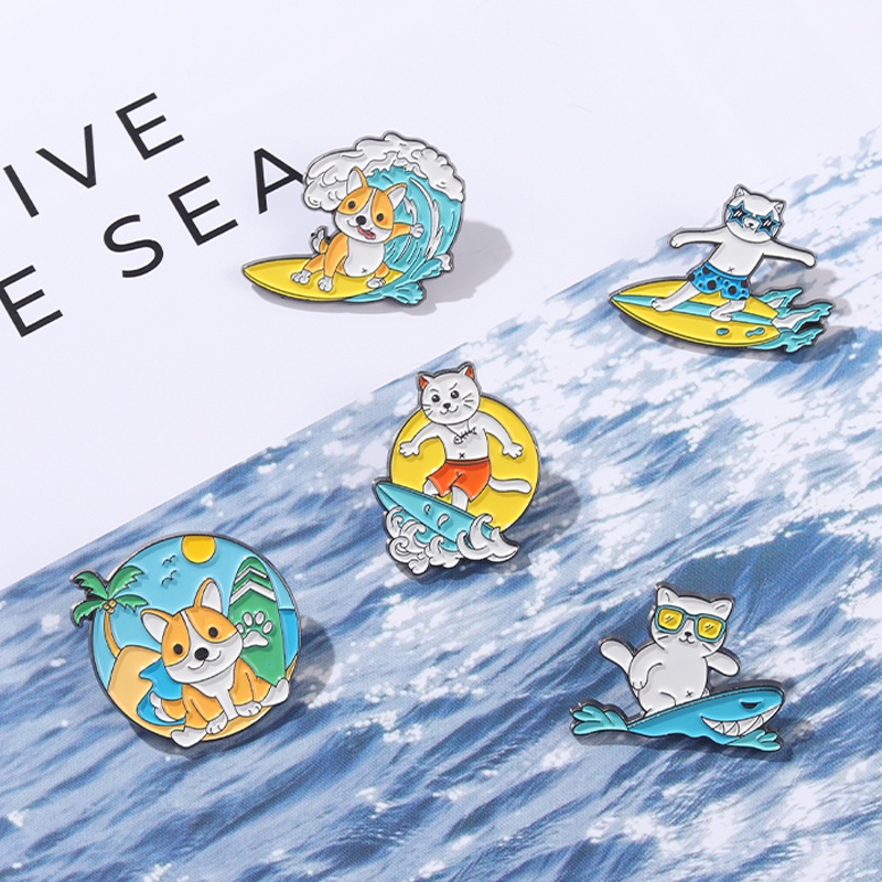 Ghim cài áo QIHE JEWELRY tráng men hình hoạt hình cún và mèo lướt ván dễ thương tùy chọn