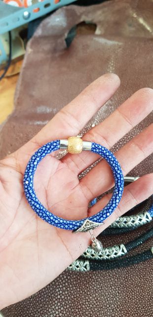 Vòng tay cá đuối