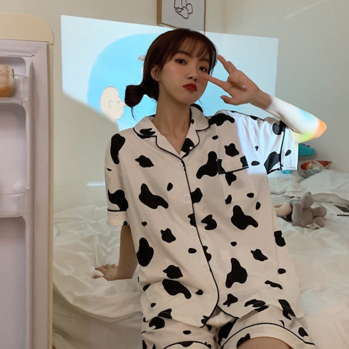 Bộ Pijama Ngắn Tay In Họa Tiết Bò Sữa Cho Nữ