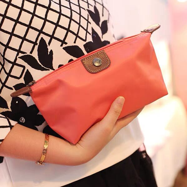 Túi Đựng Đồ Trang Điểm Tiện Lợi Khi Đi Du Lịch