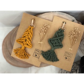 Móc chìa khoá cây thông macrame