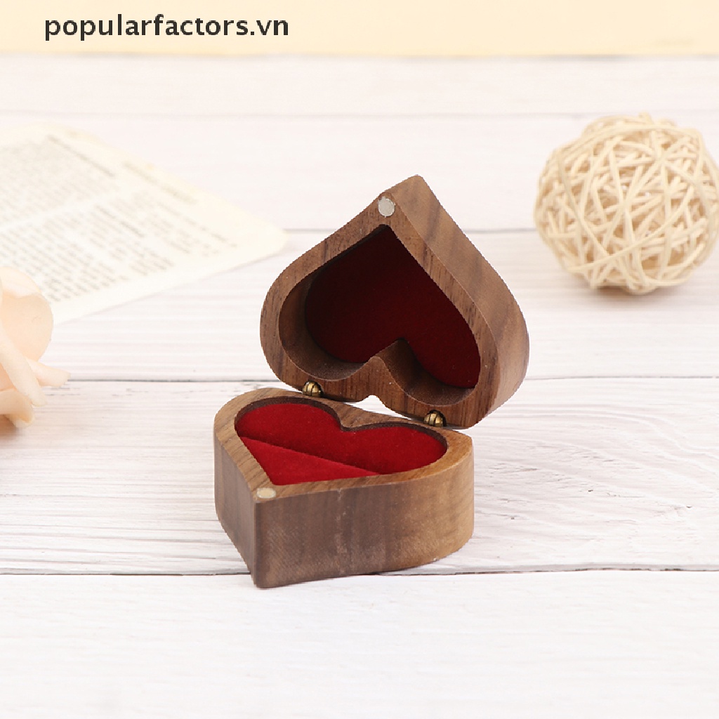 Hộp Đựng Nhẫn Cưới Hình Trái Tim Bằng Gỗ Ốp