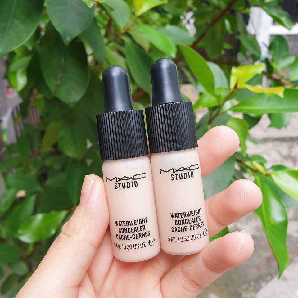 Che khuyết điểm MAC waterweight Concealer