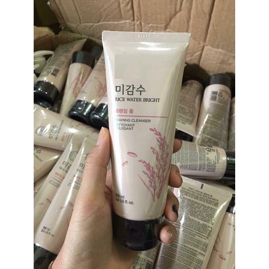 Sữa rửa mặt gạo Rice Water Bright Cleansing Foam The face shop..