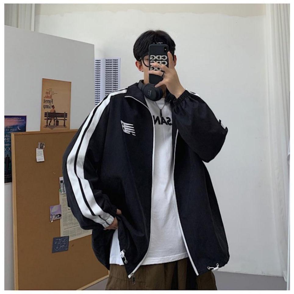 Áo Khoác, Áo Jacket Gió 2 Lớp 2 Màu Be và Đen From Rộng In Chữ Trước Ngực Phong Cách Hàn Quốc 2021