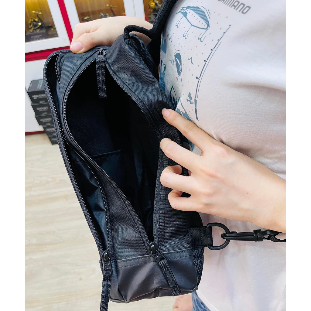 TÚI ĐEO CHÉO ĐỰNG PHỤ KIỆN CÂU CÁ DAIWA