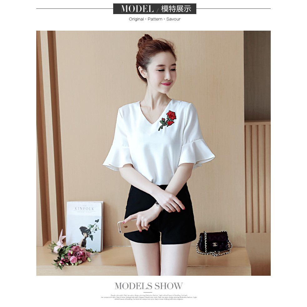 ÁO CỔ V GẮN HOA THÊU-AO21