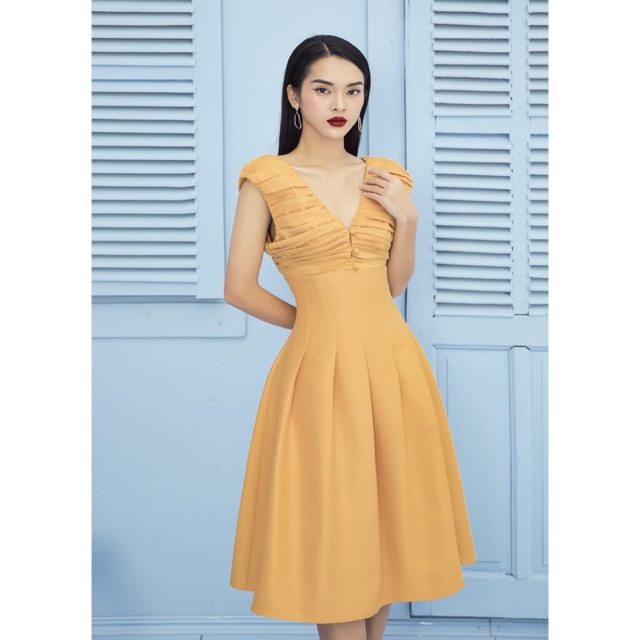 Đầm Mollynista size  M Newtag