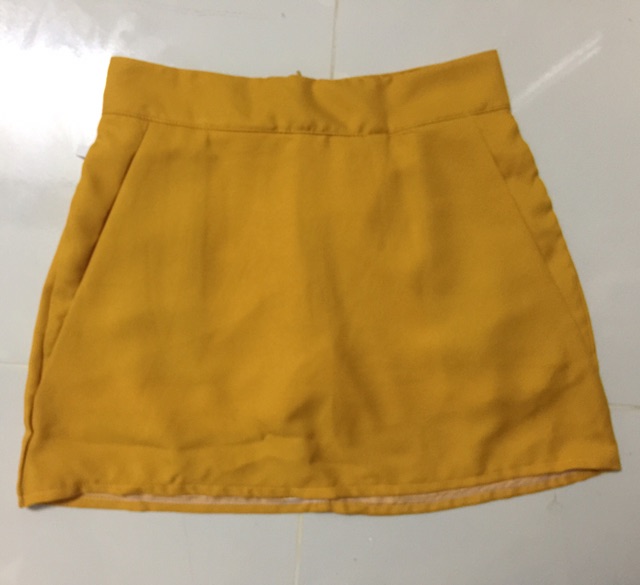 Chân váy ngắn xẻ túi (có quần trong) | BigBuy360 - bigbuy360.vn