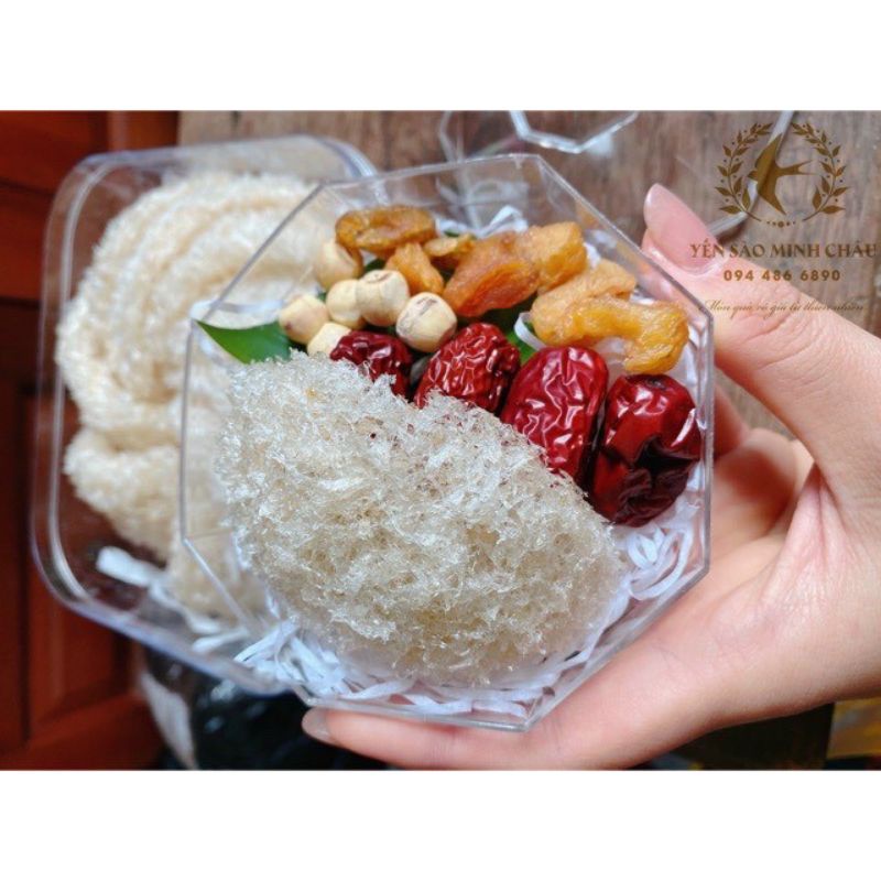 Hộp chè tổ yến vụn.
