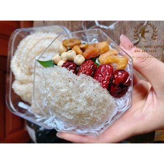 Hộp chè tổ yến vụn.