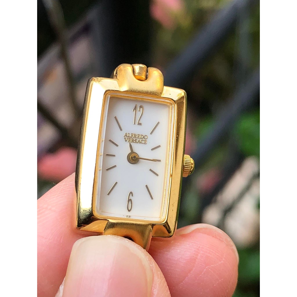 Đồng hồ lắc nữ hiệu Ver.sace, dây thép đúc không gỉ, hàng đã qua sử dụng