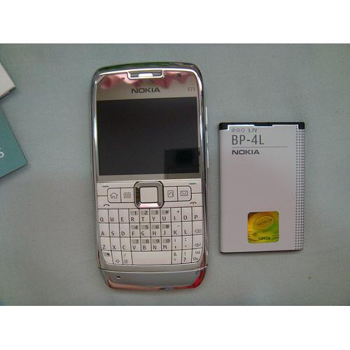 Điện Thoại Cổ NOKIA E71 zin trùng emei loại 1