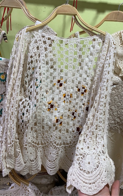 Set biển hot 2020 - set 3 món - bra mix ngọc + quần ren hoa hồng cạp rút + choàng ren hoa tay sóng điệu đà (có tách rời)