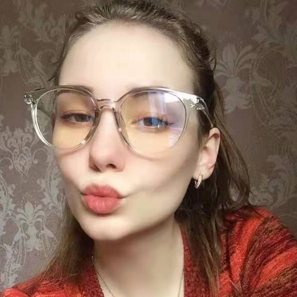 Mắt Kính Chống Ánh Sáng Xanh Và Tia Sáng Xanh