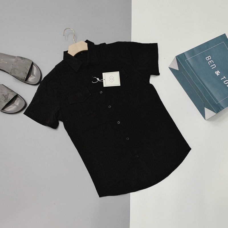 (SIÊU HÓT) áo sơ mi nam ngắn tay 2 túi ,mẫu áo có 3 size M L XL vs777