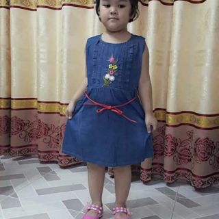Đầm jean thêu hoa bé gái(loandt)