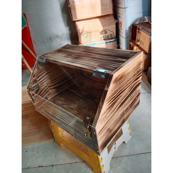 Chuồng nuôi bò sát gỗ ghép và mica KB8+ D35 R25 C20 cm