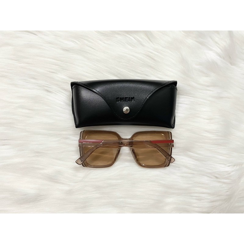 Kính Shein sang sịn mịn ạ, Có Mail mua hàng tại web của hãng.