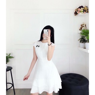 Đầm trắng xòe