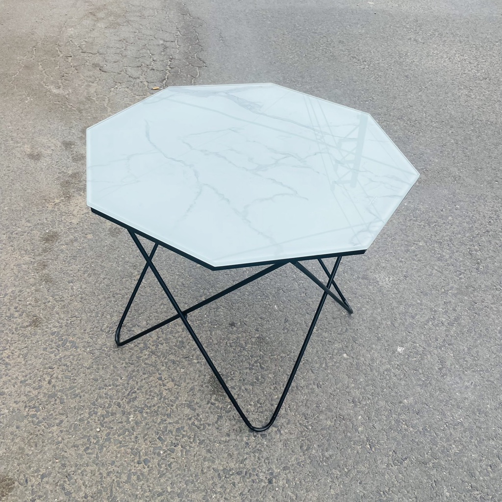 Bàn trà sofa ngôi sao khung đen kính cường lực trắng vân mây (R60xD60xC45cm) siêu sang