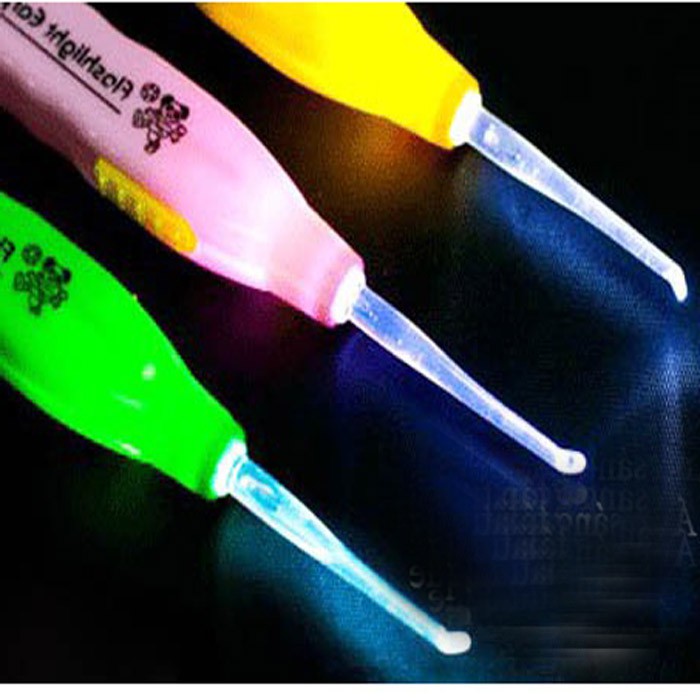 Lấy ráy  tai có đèn cho bé