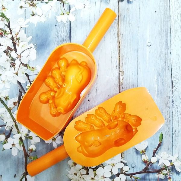 Khuôn tạo hình bánh trung thu, rau câu, ấn xôi hình bầy heo cỡ trung - BX2441