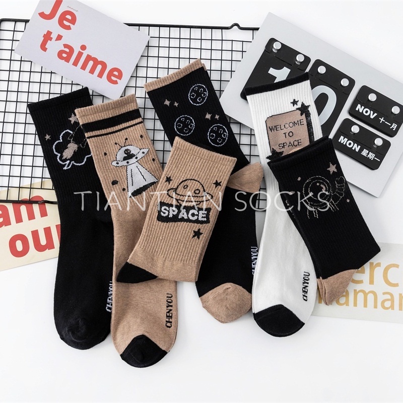 TIAN TIAN T078 Tất vớ nam nữ cổ cao in hình phi hành gia/phi hành gia/phi hành gia màu đen phong cách Nhật Bản độc đáo dễ phối đồ