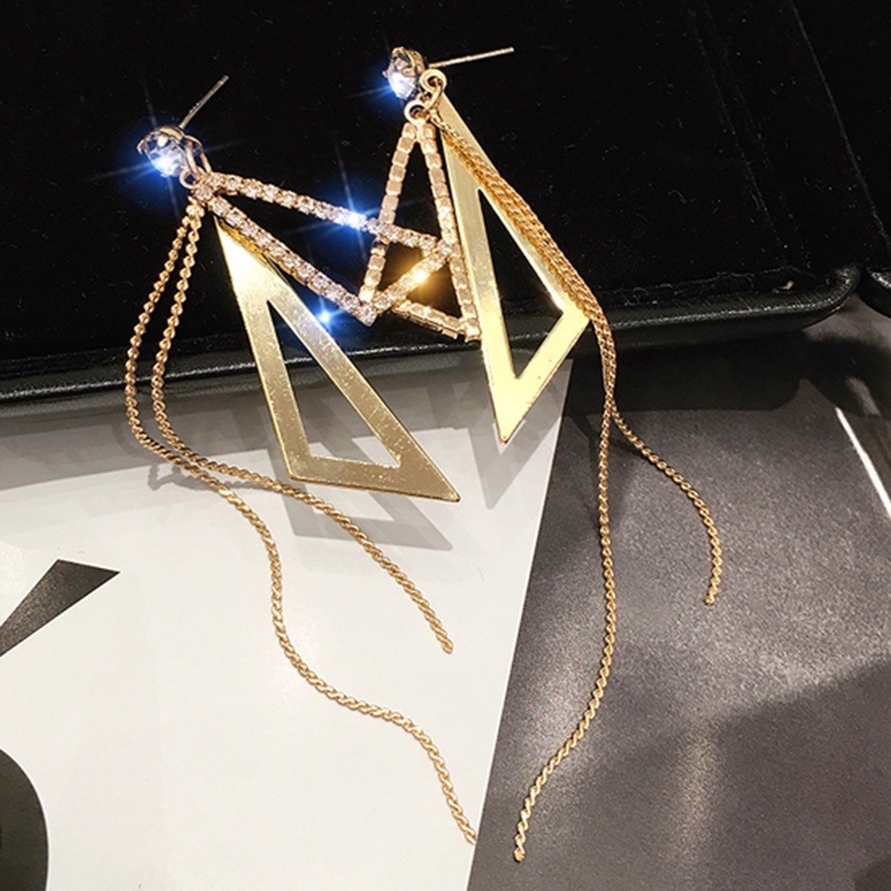 Hoa tai dáng dài mạ bạc hình tam giác đính đá bắt mắt