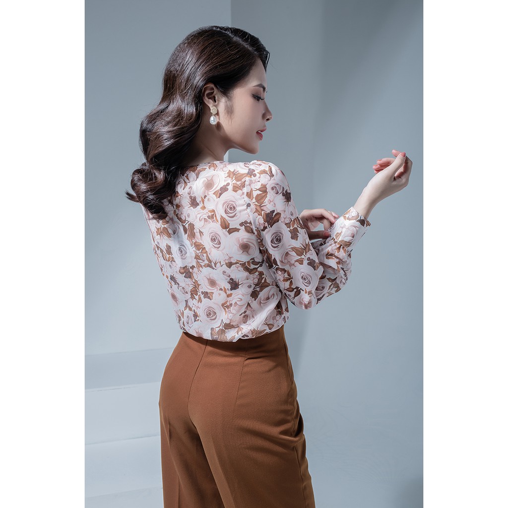 Quần suông đáp cạp đính cúc bọc LEIKA Chất vải co dãn, rất thoái mãi khi mặc, chất vải mềm mịn