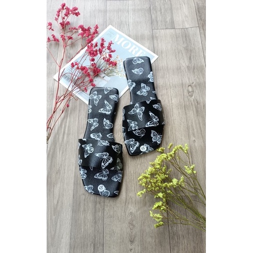 dép quai ngag in hình đầu vuông xịn xò. bền đẹp. nắng mưa đều mang được ( hình tự chụp ) cam kết như hình