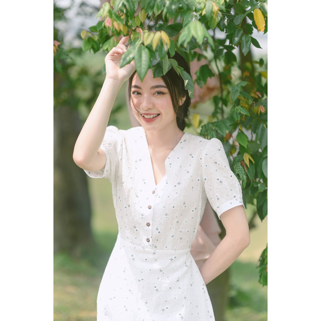 Váy hoa nhí cổ tim