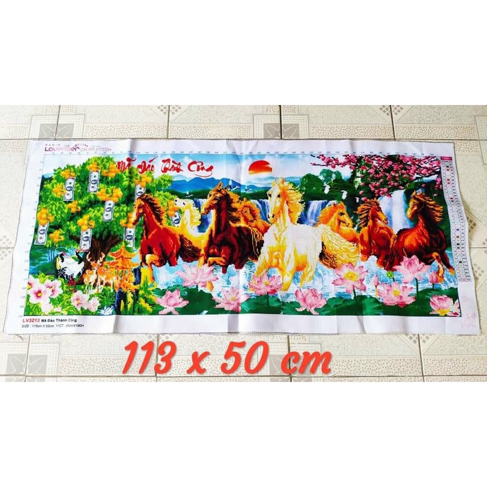 Tranh thêu chữ thập ngựa mã đáo thành công KT:115x53cm,Tranh chưa thêu.Tặng kéo và xỏ chỉ.