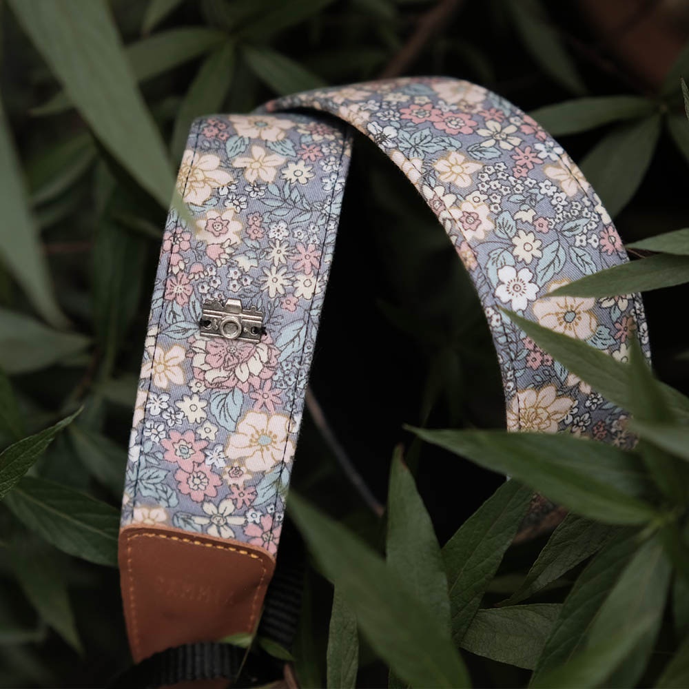 Dây đeo máy ảnh dành cho máy Sony, Fujifilm, Canon, Nikon - Dây deo máy ảnh Made by Cammix - Vintage floral Camera strap