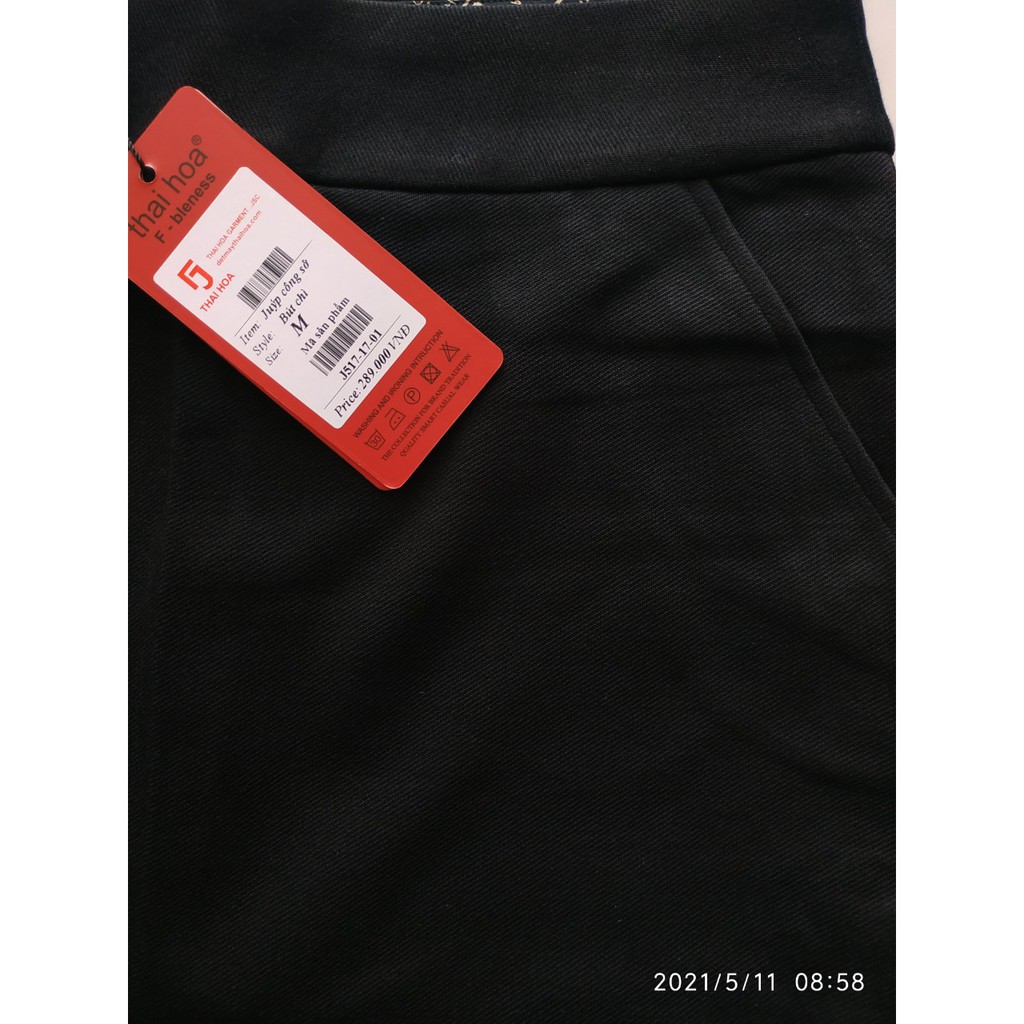 Chân váy Thái Hòa chất đẹp co giãn màu đen trơn J281-17 và đen thêu trang trí J517-17