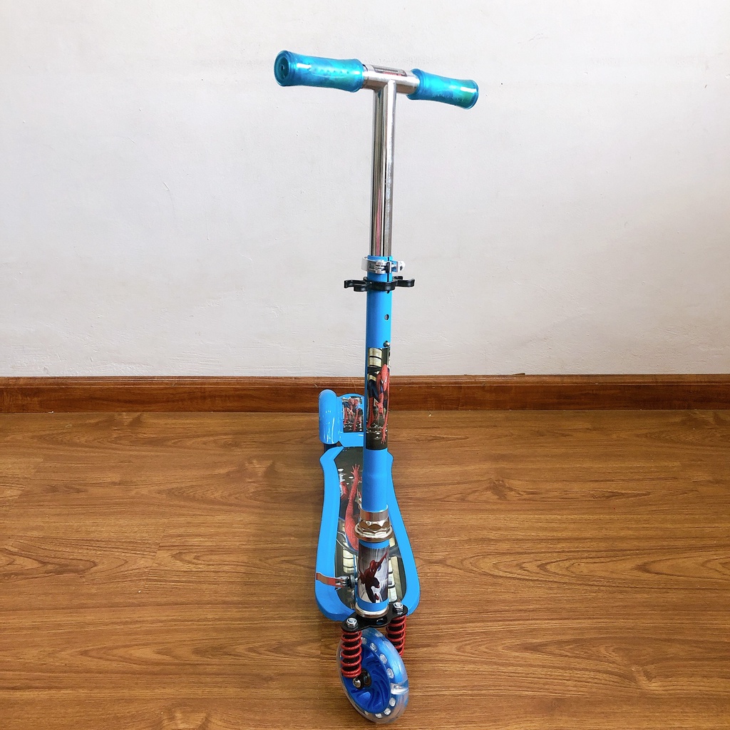 Xe trượt scooter cho bé có 3 bánh phát sáng vĩnh cửu, có thể điều chỉnh độ cao phù hợp cho bé từ 1,5 đến 5 tuổi