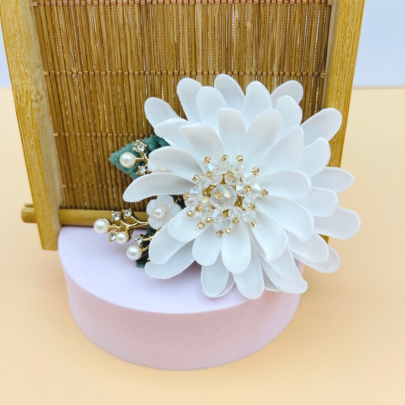 Sỉ hoa cài áo - Cài áo hoa cúc trắng đính đá và phụ kiện có ghim cài, trâm cài [HANN- Hoa cài áo, pk thời trang]