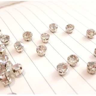 50 hạt pha lê thủy tinh đế kim loại lấp lánh đính áo dài, đầm đẹp sang trọng